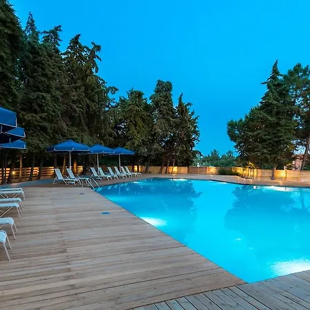 Trypiti Hotel 3*